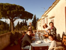 TN_SAM_4945_tavolata al sole.JPG